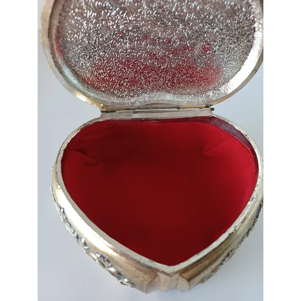 N/A vintage heart